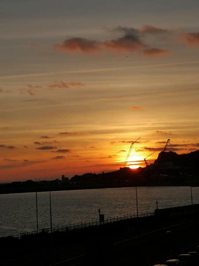 Whole Flat Next To Dover Port With Parking Exteriér fotografie